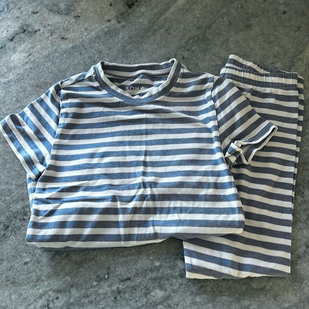SOMA kids pajamas size 6
